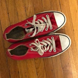 Red low top converse